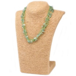 118-collier-eclat-de-pierre-jade-protection